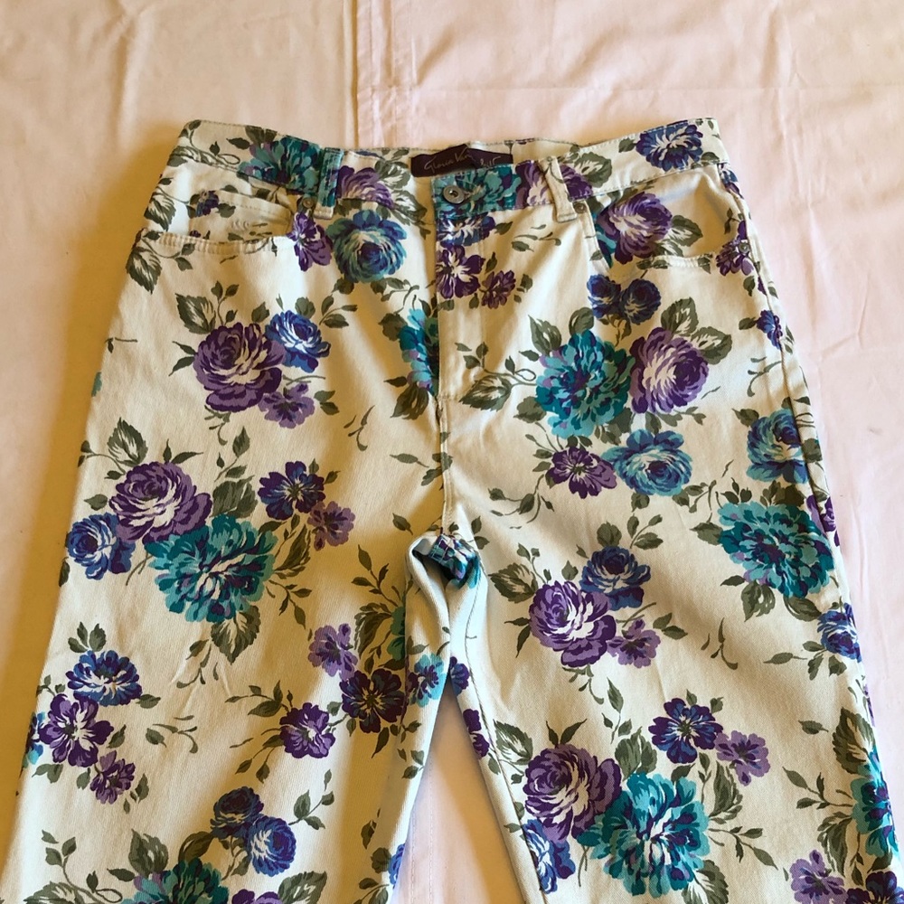 Amanda Capri by Gloria Vanderbilt Floral